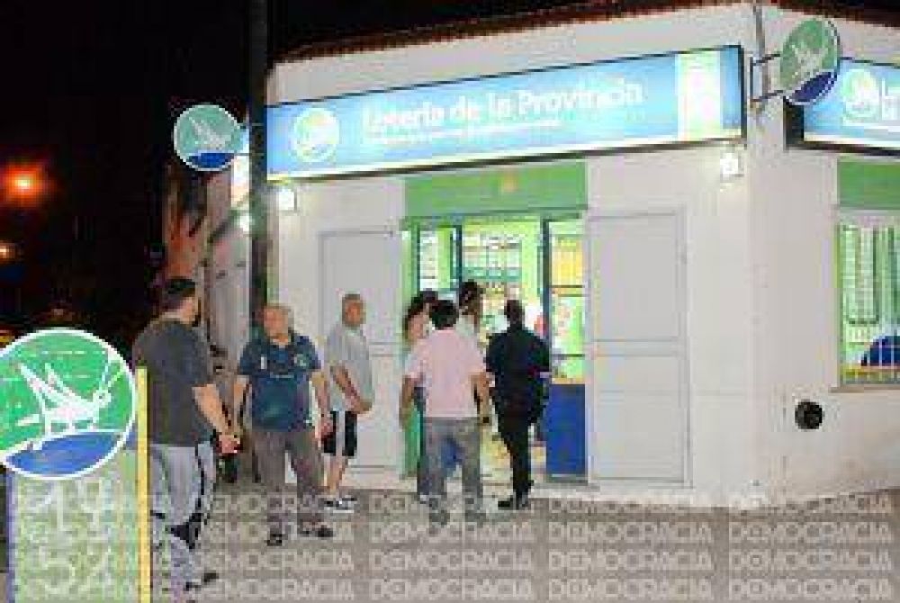 Robaron a mano armada en dos agencias de apuestas y atrapan a dos de los ladrones