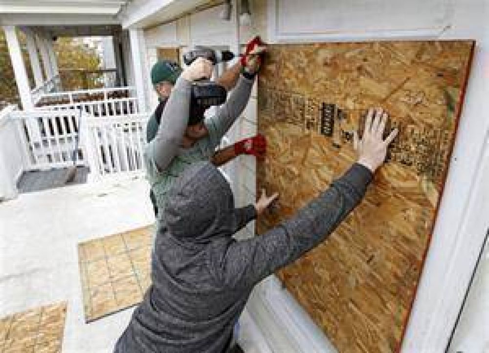Los planes de Romney y Obama, en vilo por el hurac�n Sandy