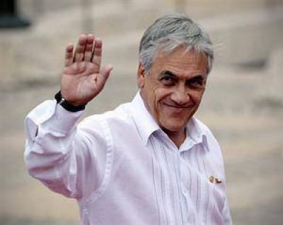 En baja, Pi�era enfrenta su primer test electoral
