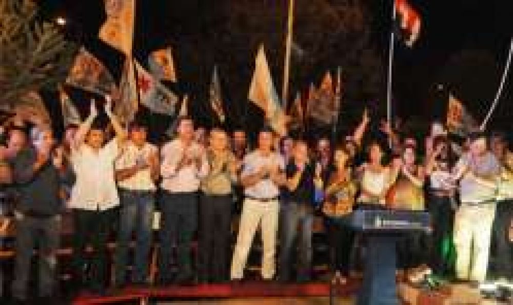 Homenaje a N�stor Kirchner en Capitan Solari 	