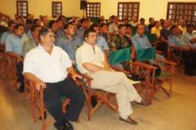 Amplia convocatoria en la primera conferencia sobre ganader�a 
