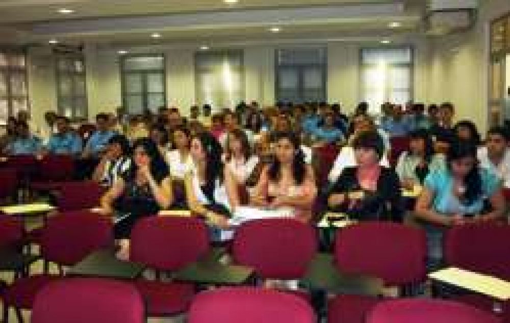 Jueces se capacitaron sobre la protecci�n de la flora 	