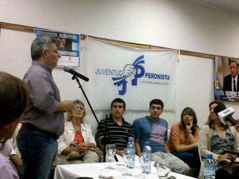 Mauricio Barrientos presidi� el homenaje a N�stor Kirchner