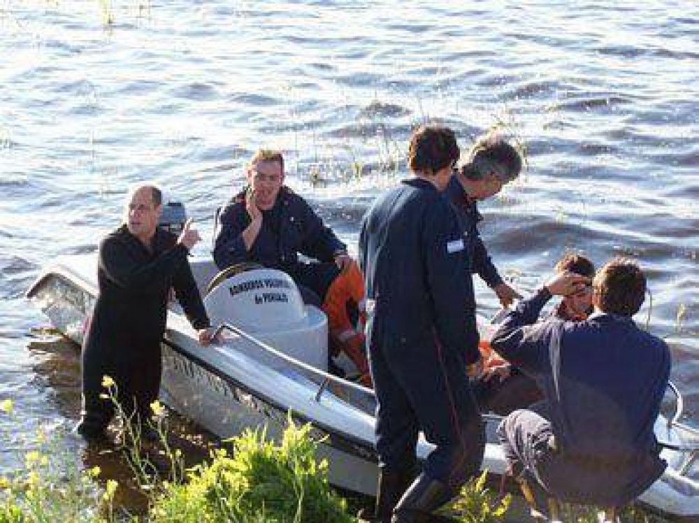Un joven pehuajense falleci� ayer ahogado tras volcarse una embarcaci�n