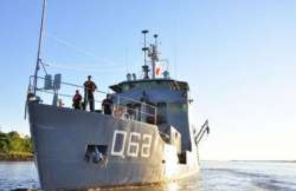 El buque sanitario de la Armada Argentina llega a Puerto 