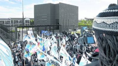 Sin Cristina, el oficialismo record� a Kirchner con actos en todo el pa�s
