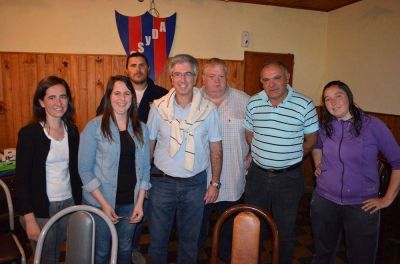 Armend�riz entreg� subsidio al Club Alumni de Roque P�rez