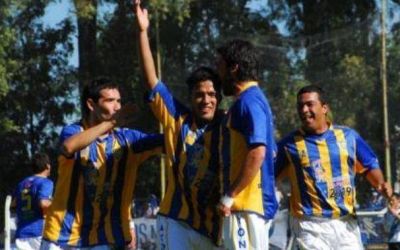 Alvarado se volvi� a quedar con las manos vac�as afuera