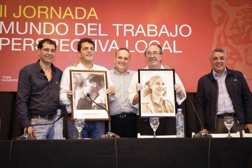 Mouiller�n se mostr� junto a Massa en jornadas municipales en materia laboral