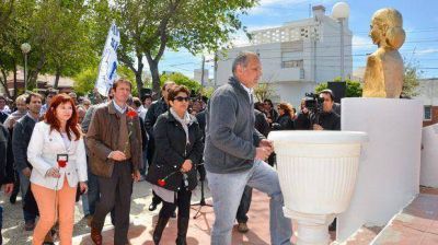 El peronismo comodorense se volvi� a comprometer con el legado de Kirchner