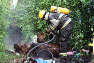 Principio de incendio en un peque�o dep�sito de la Estaci�n de Trenes	