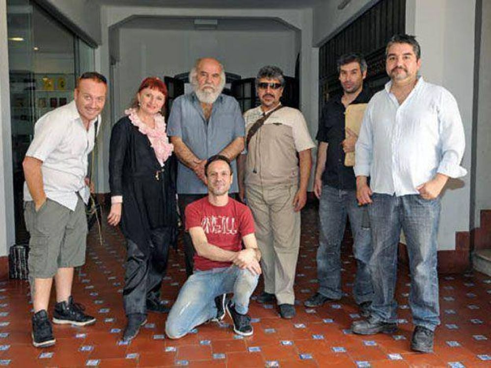 Siete grupos art�sticos est�n en pugna para dirigir la Vendimia 2013
