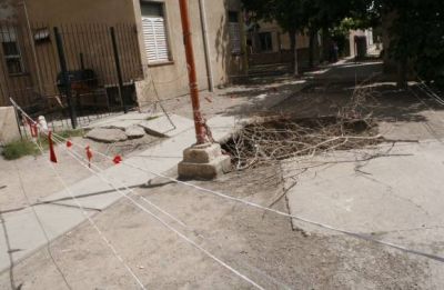 Buscan soluciones para un pozo negro que colaps� hace tres meses