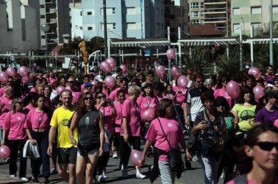 Una multitud camin� contra el C�ncer de Mama