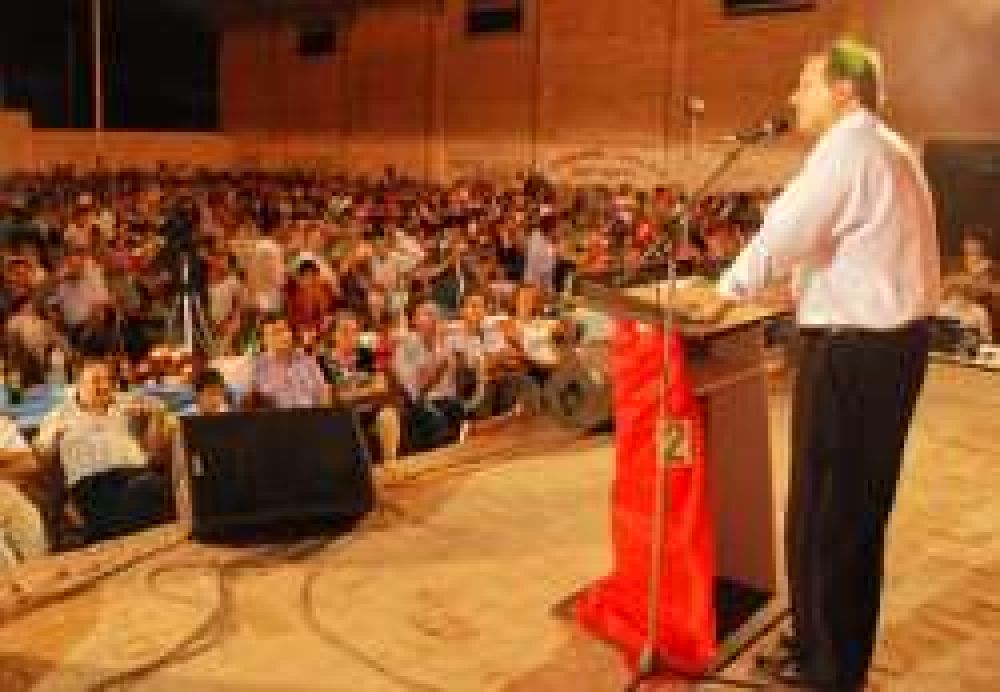 Imponente marco para recordar el primer gobierno radical 