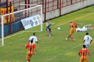 Sarmiento pis� fuerte en Corrientes