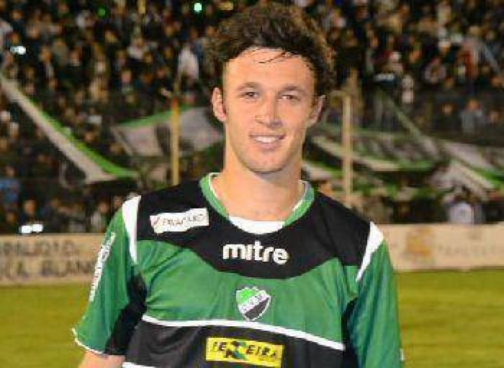 Con tres goles de Susvielles, Villa Mitre le gan� 3 a 1 a Grupo Universitario