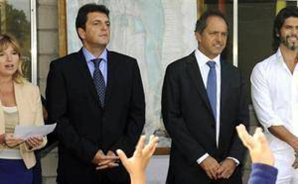Scioli y Massa se acercan al PJ disidente para tener un plan B