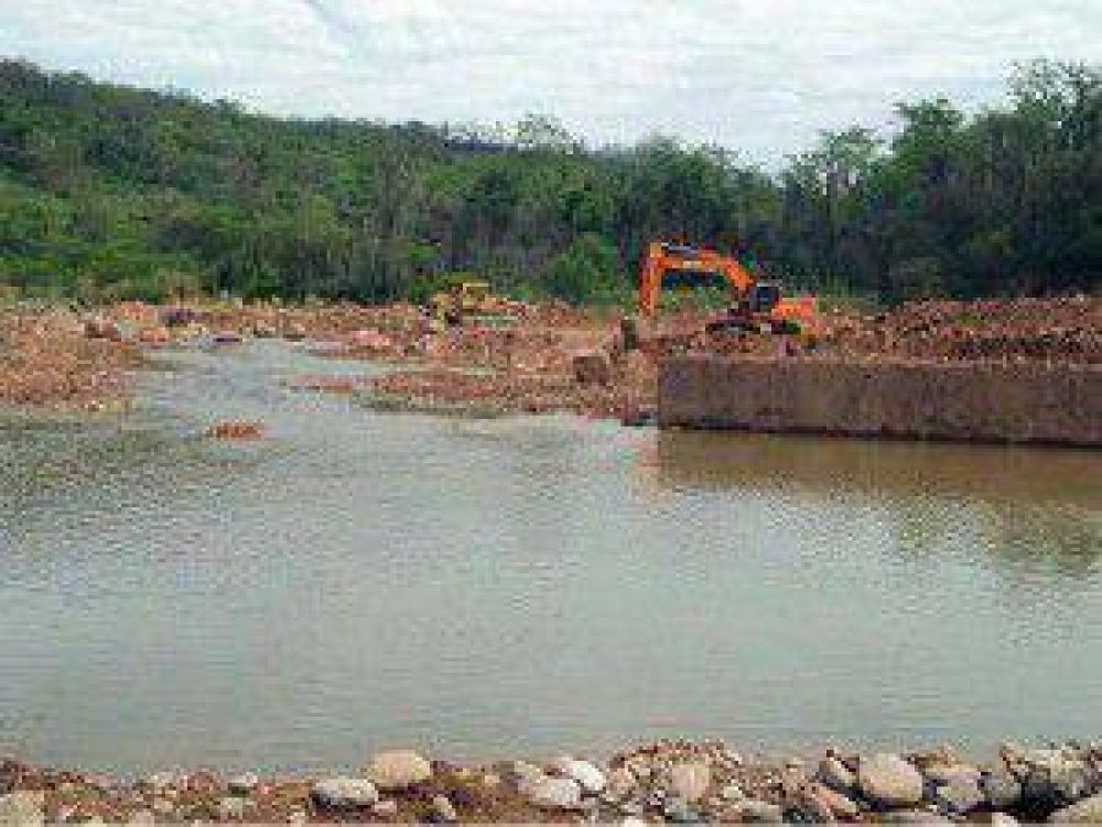  Avanzan obras de mejora para provisi�n de agua en Yuto