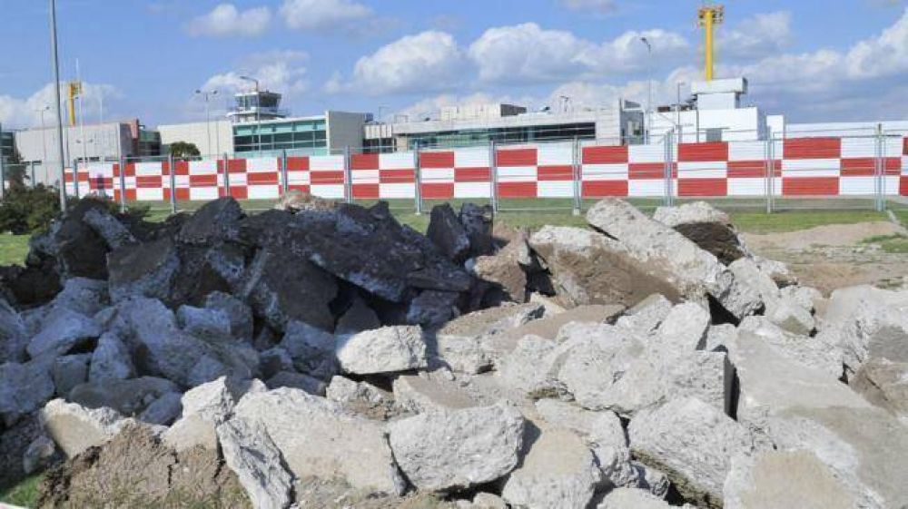 La Naci�n frena obras en el Aeropuerto