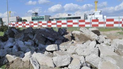 La Naci�n frena obras en el Aeropuerto