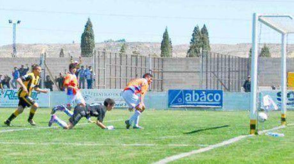 Madryn sigue derecho