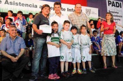 Tigre fortalece a los clubes de barrio