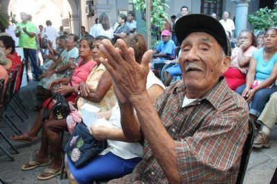 Adultos mayores: ni v�ctimas ni h�roes, personas con derechos