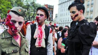 Tarde de miedo: los zombies se multiplicaron y coparon la Ciudad