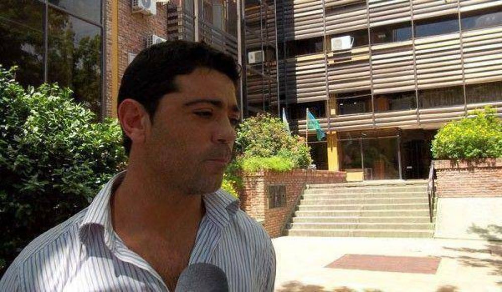 Andr�s denunci� penalmente a Melo