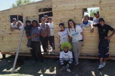 "Techo" impulsa �ltima construcci�n masiva del a�o