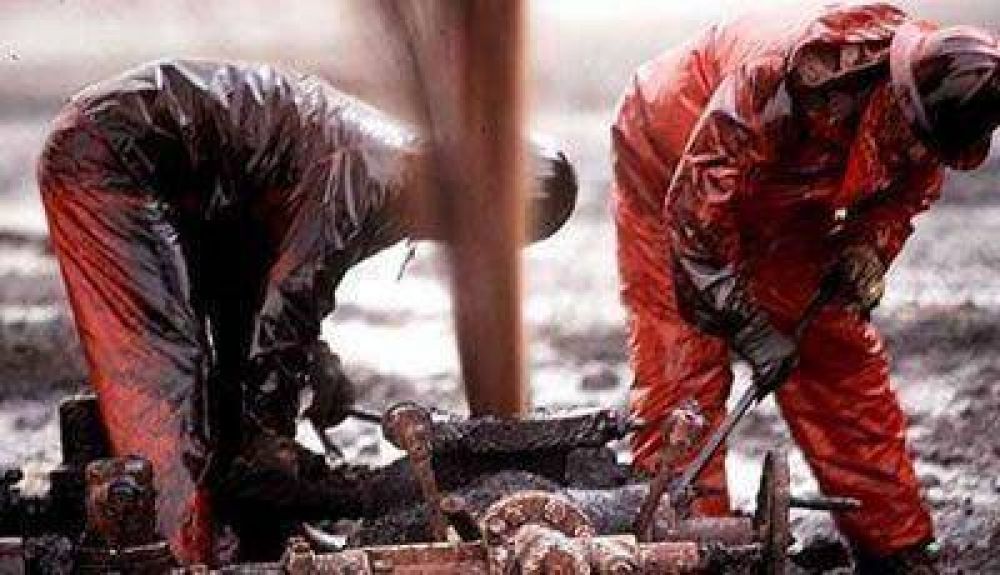 Los petroleros paran por tiempo indeterminado y ponen en jaque los n�meros de Peralta
