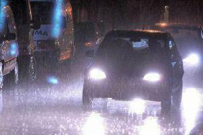La fuerte tormenta de la noche del s�bado afect� la red el�ctrica