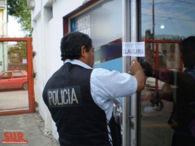 Clausuraron lavadero de autos que vend�a alcohol a menores