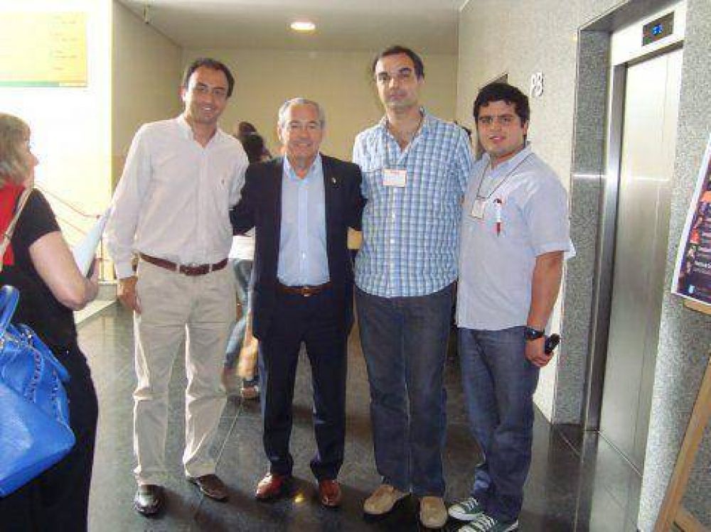Dirigentes chacabuquenses en encuentro nacional de la UCR