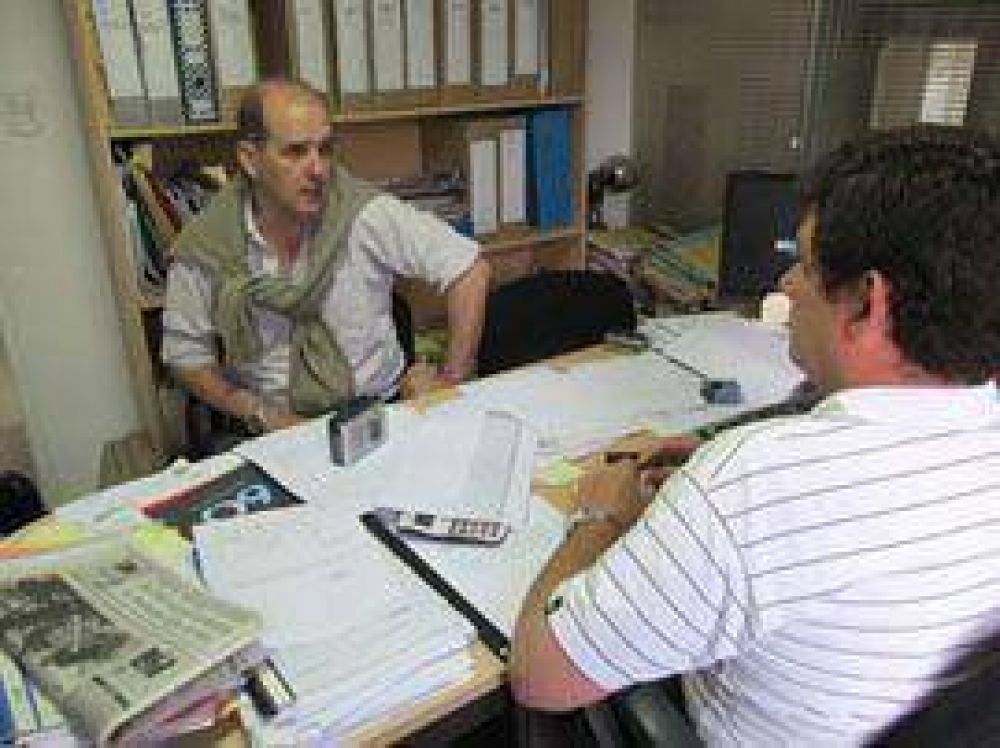 El intendente, Pablo Zurro, gestion� bombas para colocar en nuestra ciudad