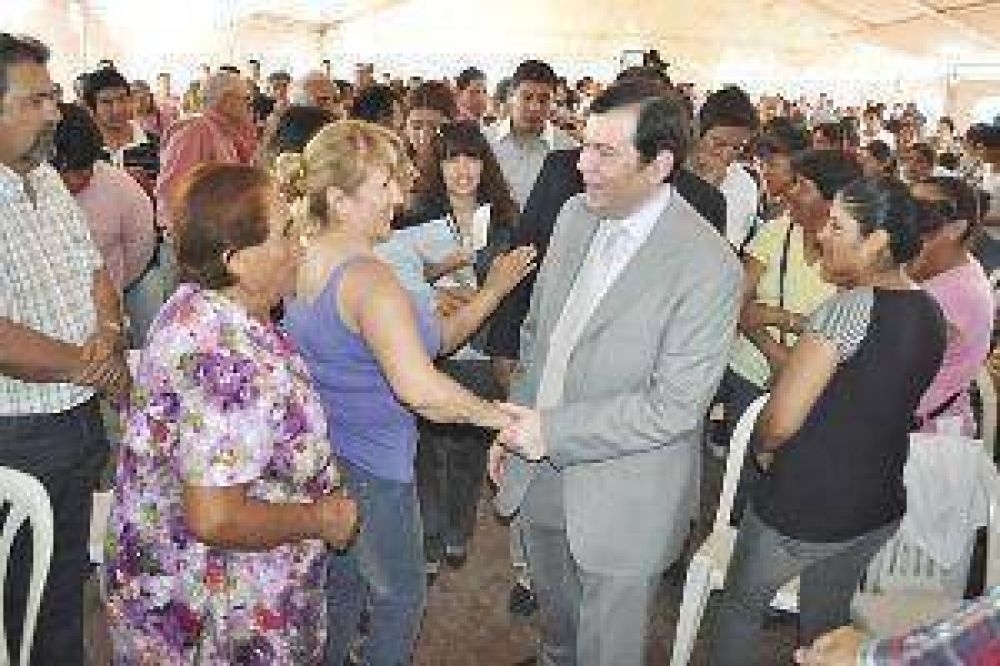 Zamora cre� la primera reserva campesina del pa�s en Ojo de Agua