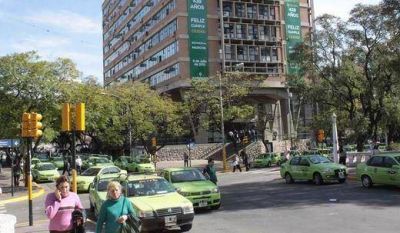 Remiseros vuelven a la protesta por el cobro de canon de los agencieros