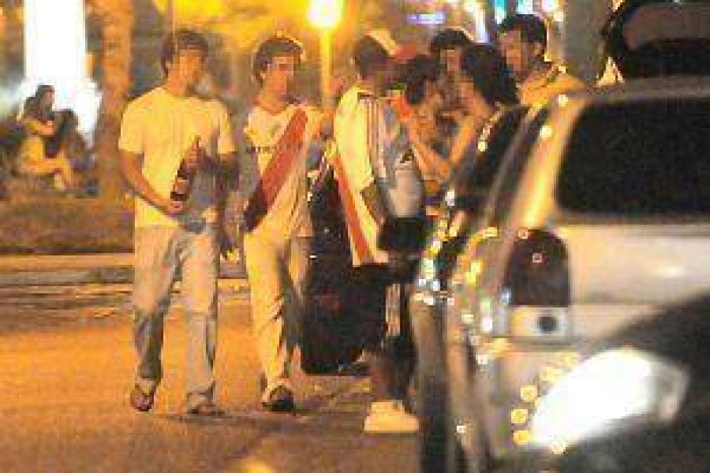 Padres, municipio y polic�a buscan consensuar acciones contra el consumo de alcohol