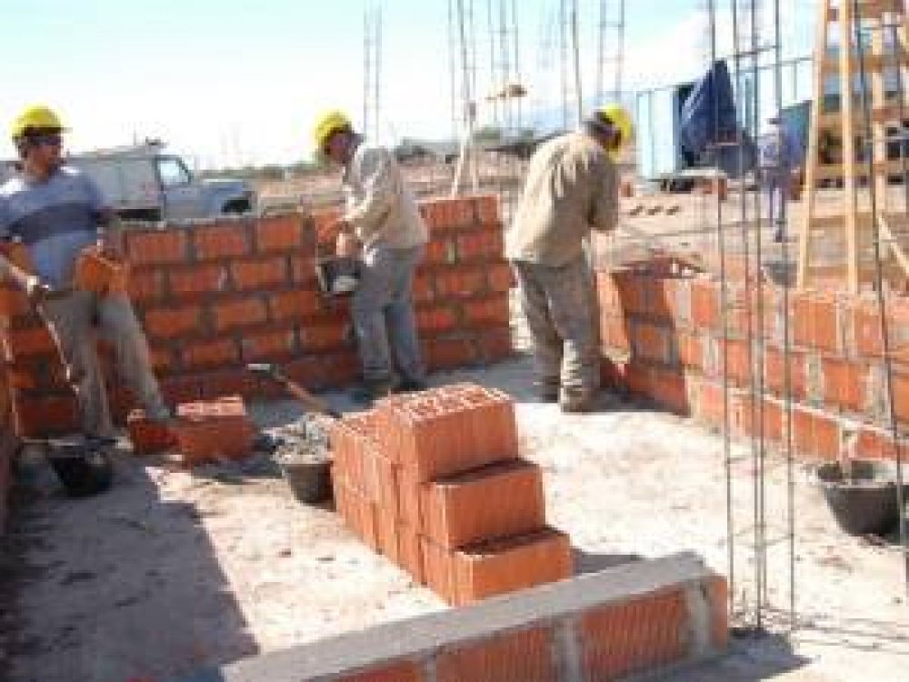El Gobierno confirm� el llamado a licitaci�n para la construcci�n de mil viviendas
