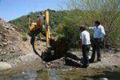 Comenzaron trabajos de construcci�n del acueducto para el loteo �Altos del Este�