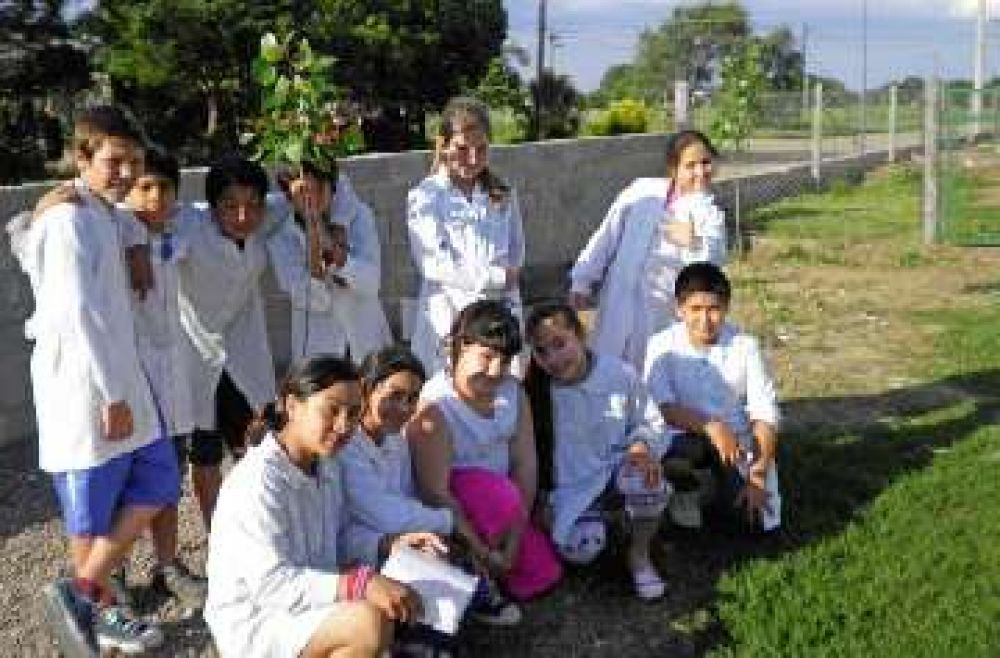 Alumnos de escuela de Miguel Can� rescataron proyecto de Belgrano sobre plantaci�n de �rboles y van a instancia nacional