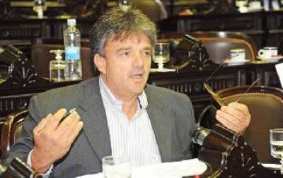 Forte pidi� que se re�na la Comisi�n Nacional de Emergencia y que "haga algo de una vez"	