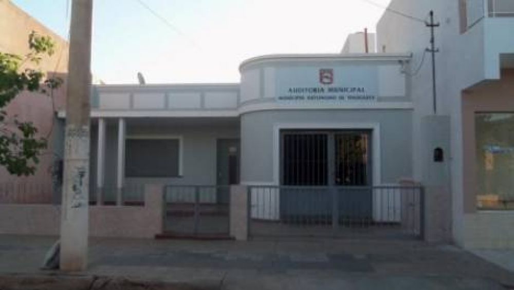 Por decreto, se removi� al personal de Auditor�a