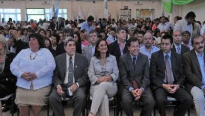"Somos conscientes de lo que nos falta en Educaci�n"