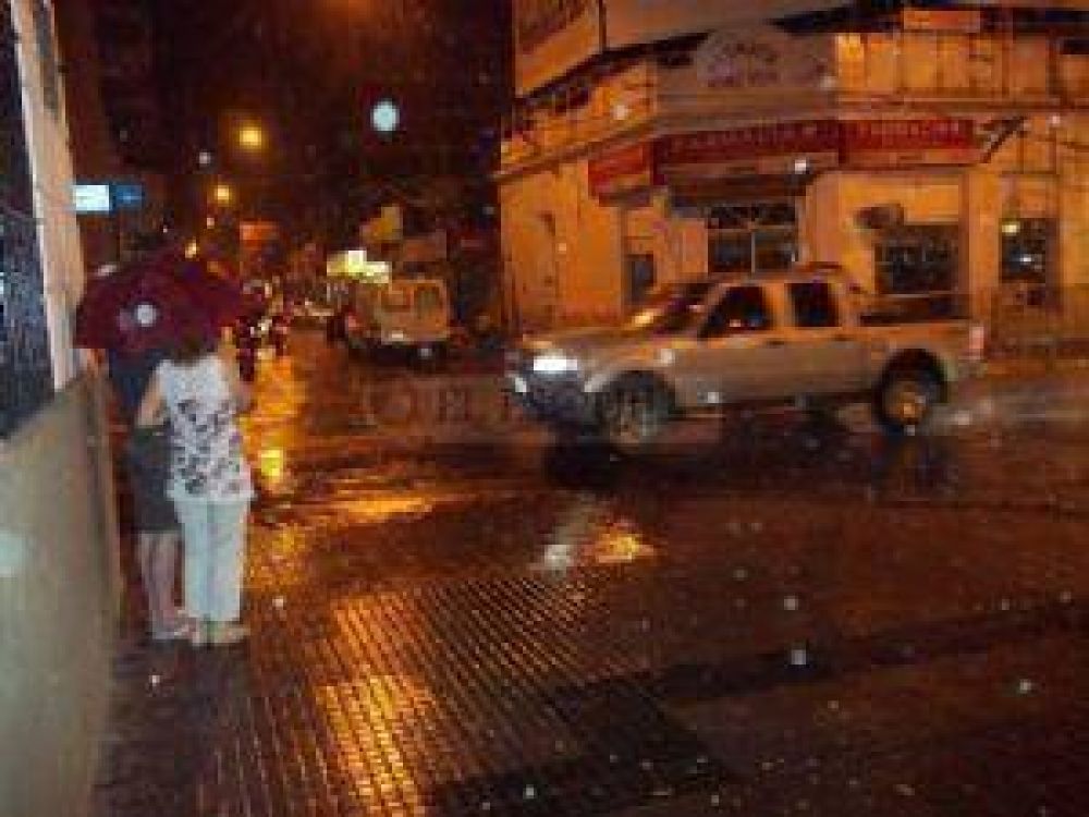 El temporal apag� un infierno de 42�
