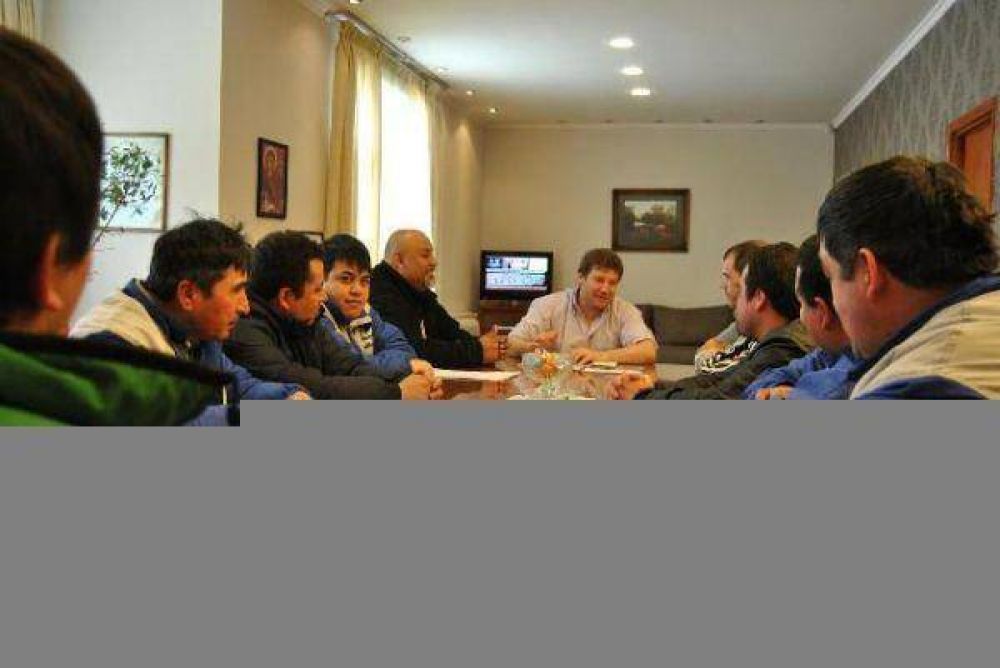 Melella recibi� a representantes de los trabajadores de la estaci�n de servicios