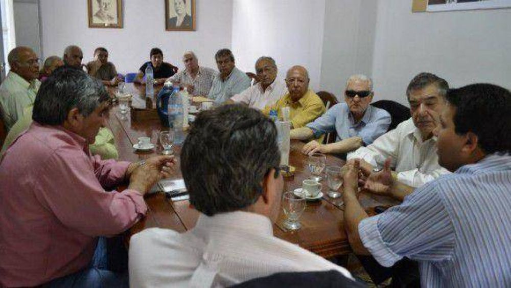  Sin respuestas del Gobierno, el Frente Intersindical saldr� ma�ana a cortar rutas