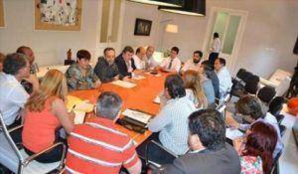 La Multipartidaria rechaza la unificaci�n de las elecciones  