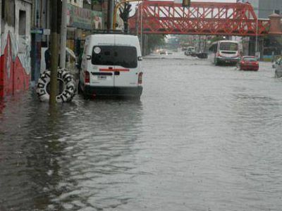 El fuerte temporal aneg� durante horas a muchos barrios de Avellaneda